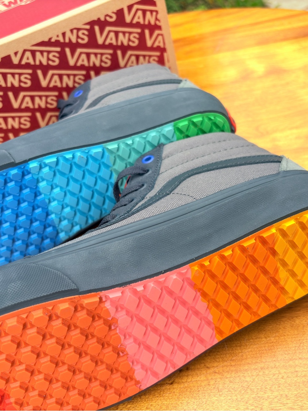 Vans x Hedley & Bennett Men’s Sk8-Hi Sneakers Dark Gray Rainbow Outsole NIB New - Picture 4 of 6